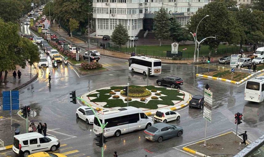 Edirne'de sağanak günlük hayatı aksattı
