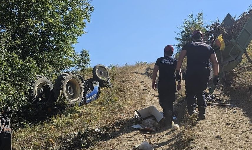 İnegöl'de şarampole devrilen traktörün altında kalan 15 yaşındaki sürücü vefat etti