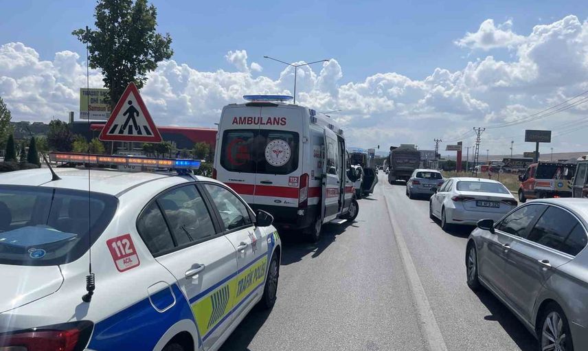 Çorum'da kavşakta arkadan çarpışma: beş kişi yaralandı