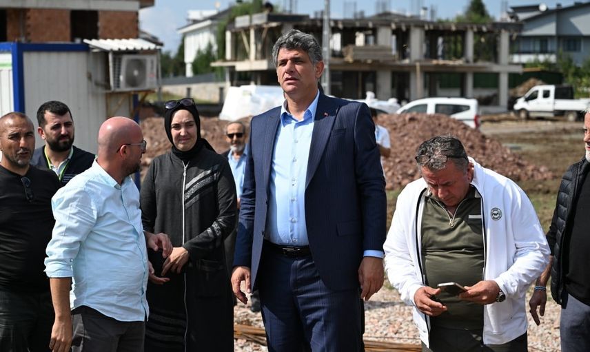 Kartepe'ye ikinci kent çarşısı: Ataşehir'de 3 bin 100 metrekare kapalı alan inşaatı başladı