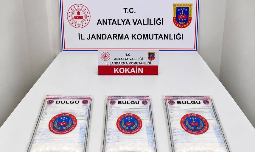 Aksu'da örgütlü uyuşturucu operasyonu: araçta 2 kilo 750 gram kokain ele geçirildi