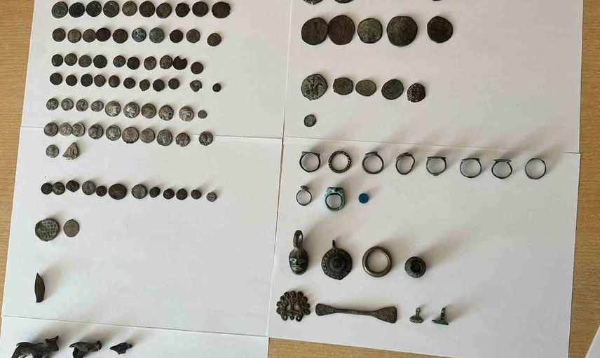 Çöpte çıkan 128 parça eser yüzünden müze ile hurdacı arasında anlaşmazlık