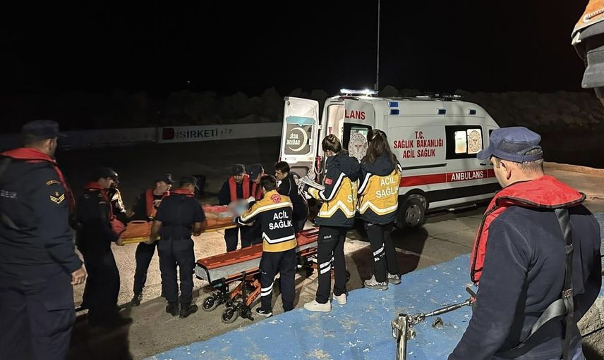 Gökçeada'da sağlık alarmı: 77 yaşındaki hasta Sahil Güvenlik botuyla tahliye edildi