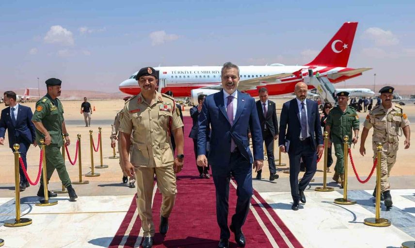 Fidan'ın Bingazi ziyareti Hafter ile karşılamayla sürdü