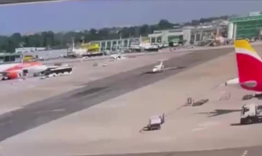 Pistte çarpışma: Milano Linate'de özel jete yer hizmetleri aracı çarptı