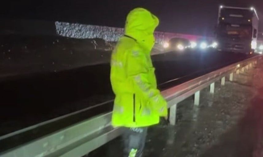 Sakaltutan'da heyelan sonrası yol temizlenip çift yönlü ulaşıma açıldı