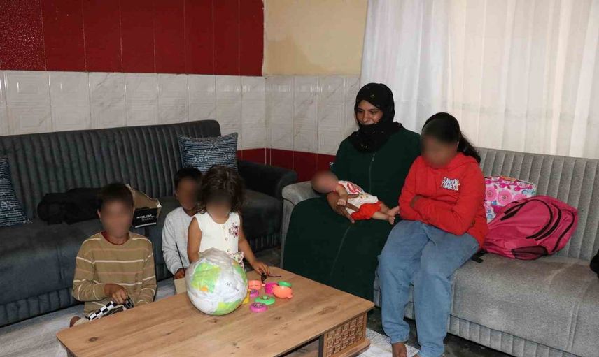 Bakanın talimatıyla çadırdan yeni eve taşındılar: 5 çocuklu ailenin dramı sona erdi