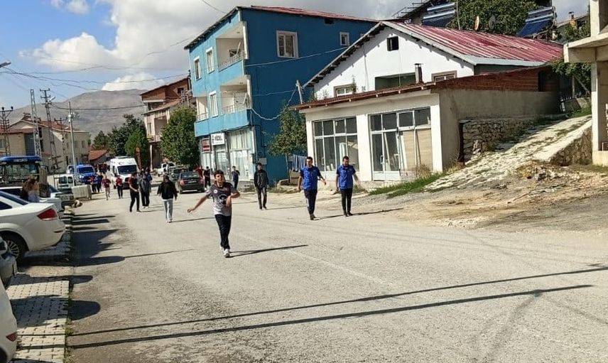 Çelikhan’da herkesin katıldığı ödüllü koşu gençleri spora çekti