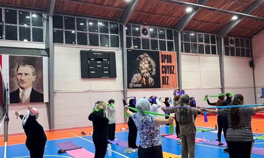 Sivrihisar'da kadınların sağlığı için pilates programı 57 kişiyle başladı