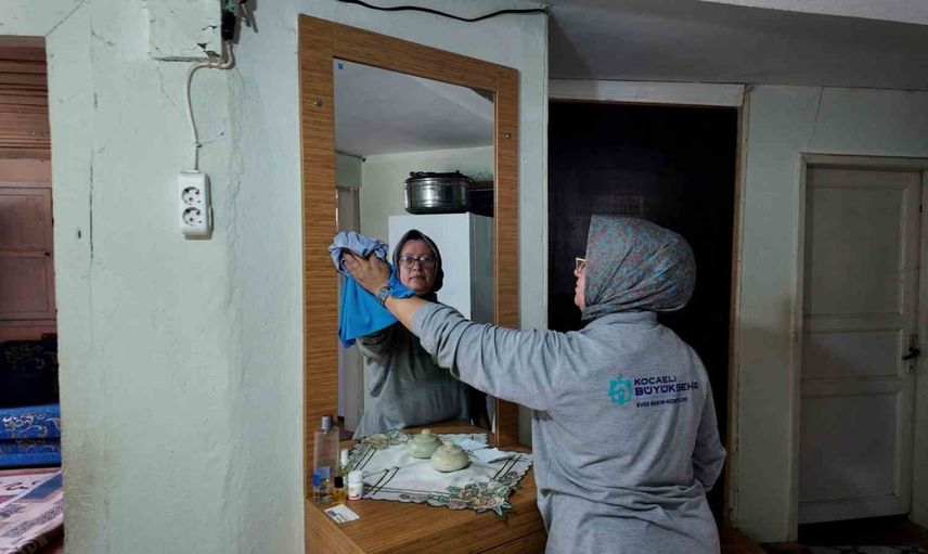 Binlerce haneye yerinde destek: Kocaeli'de evde bakım hizmetleri ilk yarıda genişledi