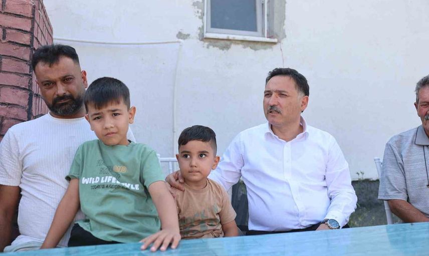 Vali Gökmen Çiçek Elmalı'da hane ziyaretleriyle talepleri yerinde dinledi