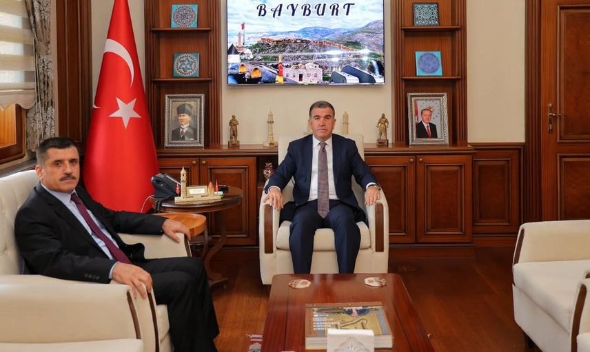 Bayburt defterdarlığına atanan Güngör Gönültaş göreve başladı