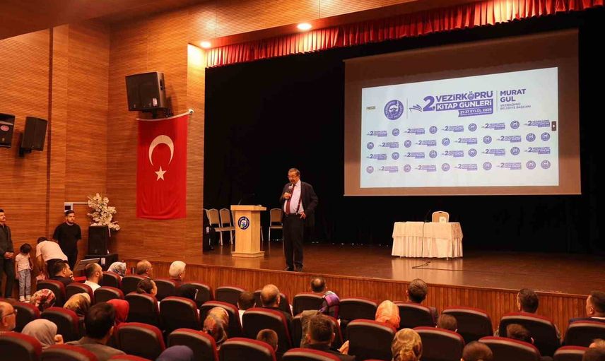 Hayati İnanç Vezirköprü Kitap Günleri'nde okurlarıyla buluştu