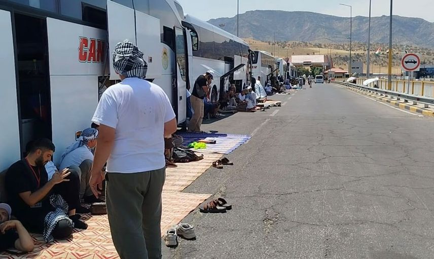 Sıcaklık 50 dereceyi buldu: Filistin konvoyu 4 gündür İbrahim Halil sınır kapısında bekliyor