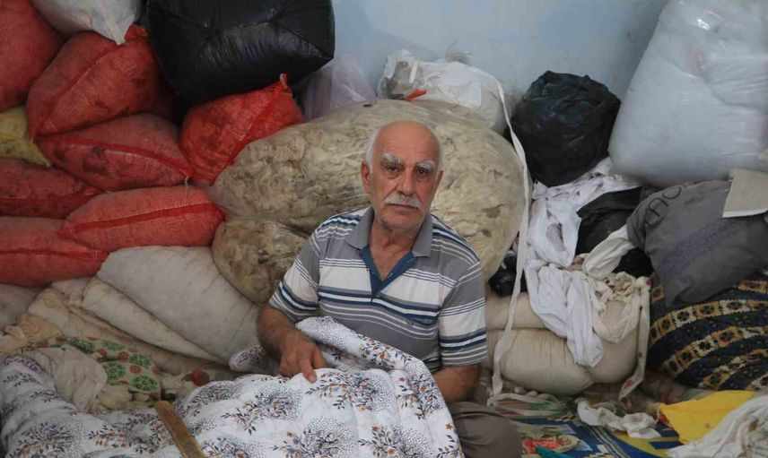 Çukurova'nın pamuklu geleneği tükeniyor: 52 yıllık yorgancının hikayesi
