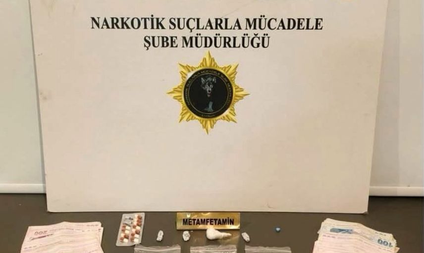 İlkadım'da narkotik operasyonu: binlerce hap ve metamfetamin ele geçirildi