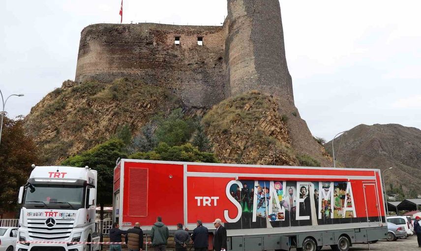 Oltu Kale Meydanı'nda 650 öğrenciye animasyon şöleni