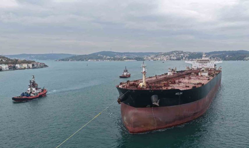 İstanbul boğazı'nda güvenlik alarmı: Nelsa tankeri için trafik çift yönlü durduruldu
