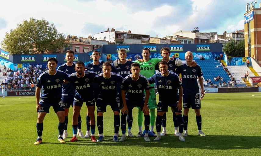Kasımpaşa hızlı başlangıçla ilk yarıda 1-0 öne geçti