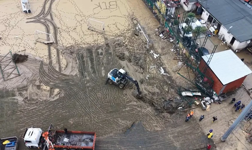 Ayazağa'da stadyum çevresinde sel riskine karşı yıkım başlatıldı