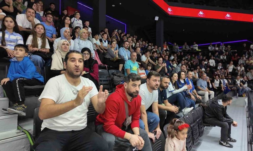 Çayırova spor kompleksine ilçe sahip çıktı