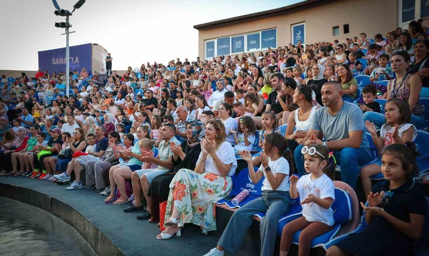 üçüncü haftada çocuk tiyatroları, mizah ve Göksel ile dolu akşamlar