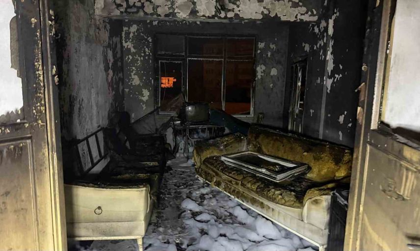 Hopa'da üst kat dairesinde şüpheli yangın: ev sahibi hastaneye kaldırıldı, bir kişi gözaltında