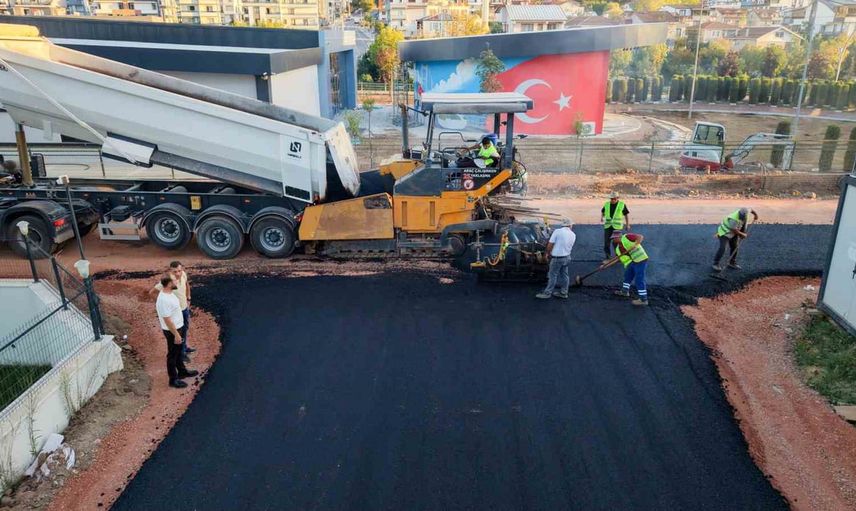 Başiskele’de mahallelerde üstyapı yenileme çalışmaları hız kazandı