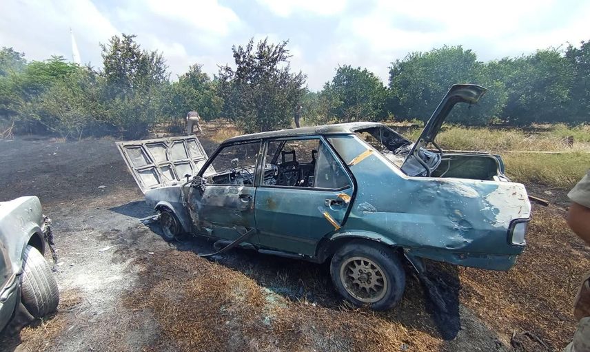 Dörtyol'da bahçe yangını park halindeki iki otomobili vurdu