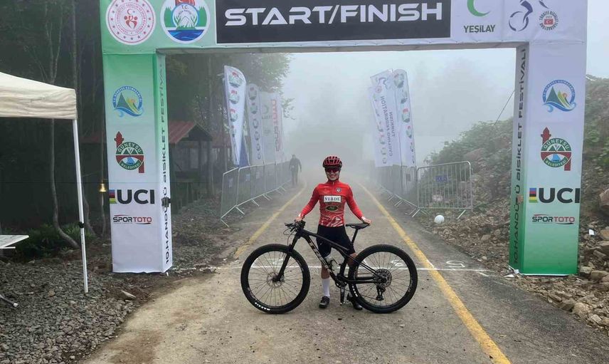 Akhisarlı bisikletçi Nazife Tuncel rize mtb cup'ta birinci oldu