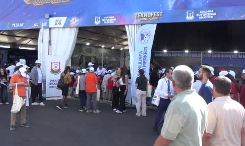 Teknofest Güneydoğu'da Duman ve atölyeler çocukları teknolojiyle buluşturdu