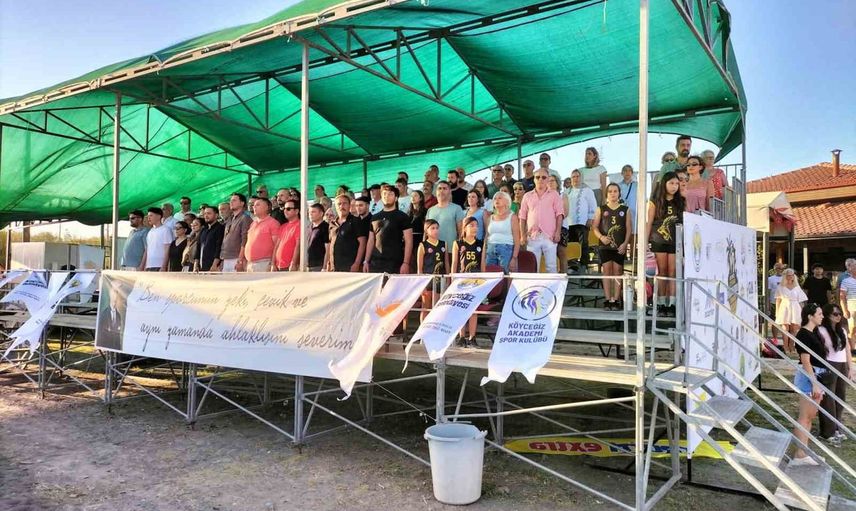 Köyceğiz'de dalgalar voleybolla coşuyor: 5. zafer kupası başladı