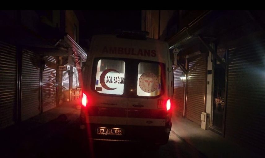 Sarayatik'te tartışma bıçaklı kavgaya dönüşünce iki kişi yaralandı