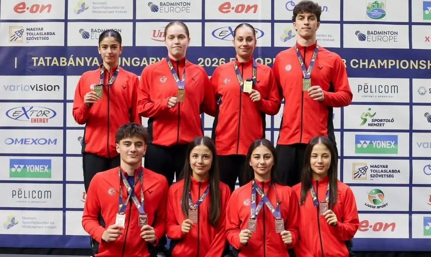 Genç milli badmintoncular Macaristan'da 2 altın 2 bronzla döndü