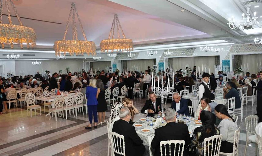 Nilüfer'de gaziler ve şehit ailelerine vefa yemeği, anıta yeni adım