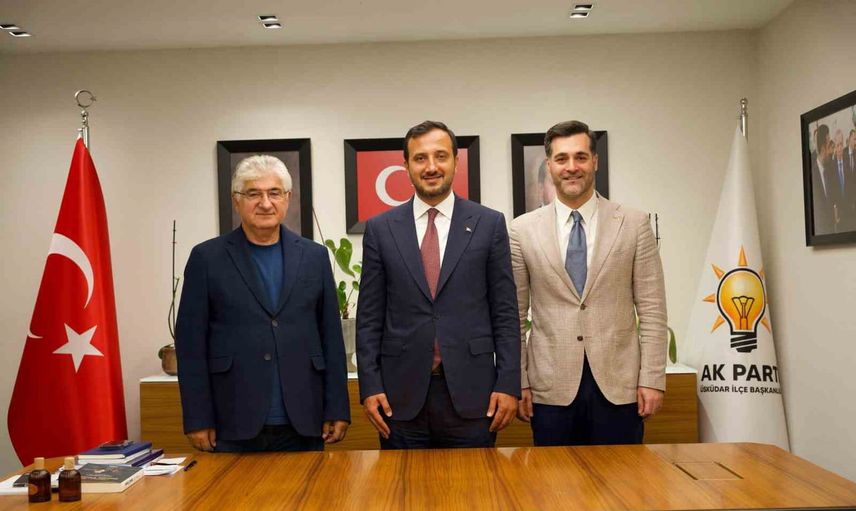Üsküdar'da meclis dengeleri değişti: dört eski CHP'li AK Parti'ye geçti