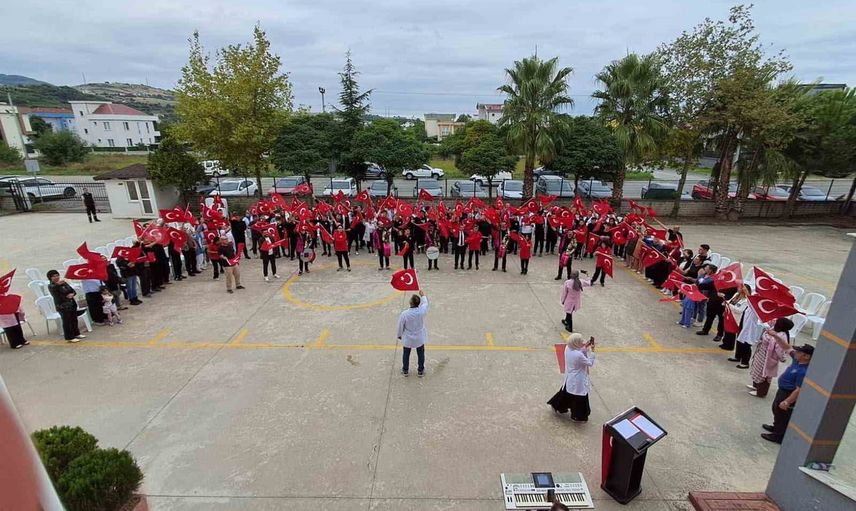 özel öğrenciler İlköğretim Haftası'nı davul zurna ile coşkuyla karşıladı