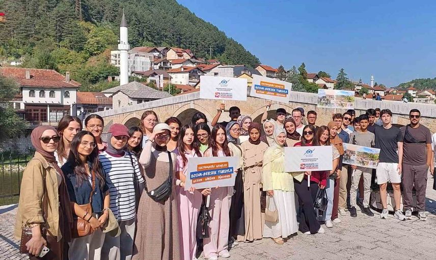 Ödülden ilham alan gençler Bosna’da tarihle buluştu