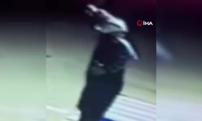 Mezitli'de taşlı saldırının izini kameralardan süren polis şüpheliyi yakaladı