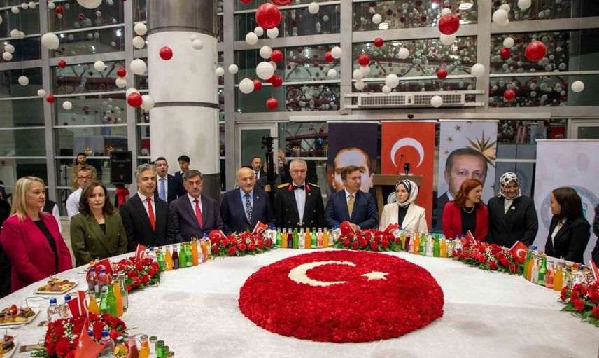 Erzincan'da 103. yıl coşkusu resepsiyonla paylaşıldı