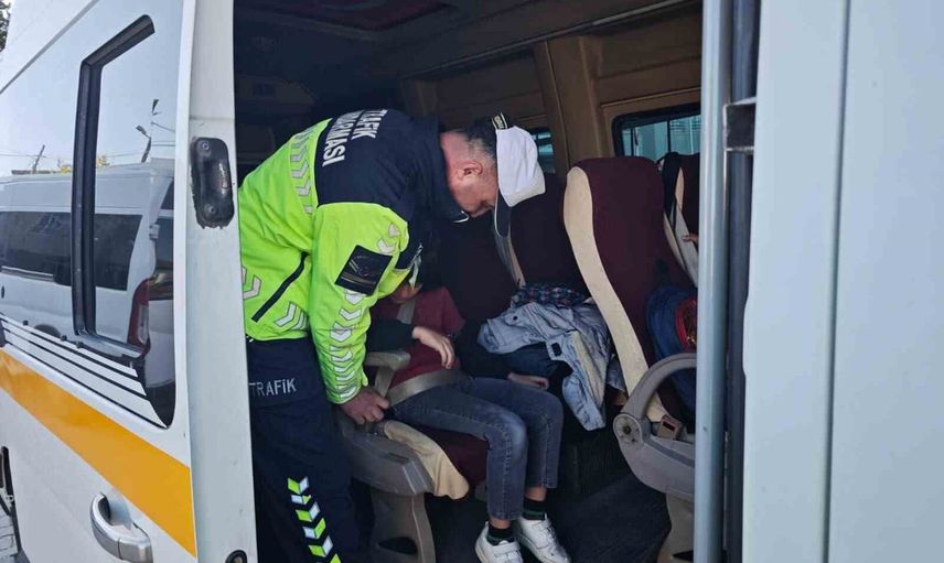 Bilecik'te jandarmanın eş zamanlı denetiminde iki sürücüye ceza