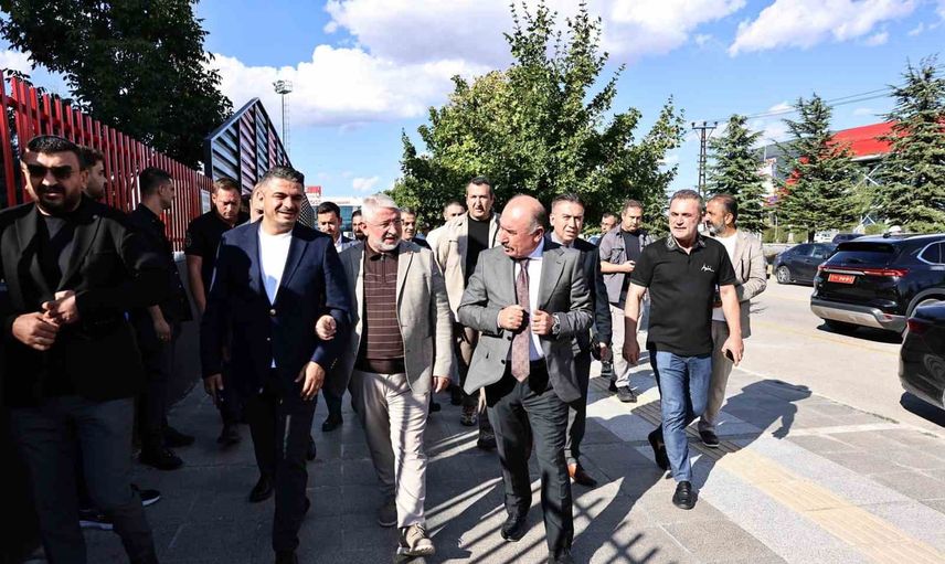 Protokol sahada: Çorum FK ile yeni sezon hedefleri konuşuldu