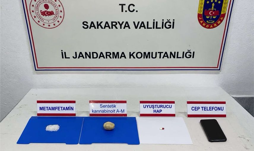 gişelerde film gibi kovalamaca: uyuşturucu kuryesi ters yöne girip yakalandı