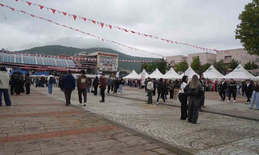 Kampüs yaşamını canlandıran UyumFest’26 OMÜ öğrencilerini kaynaştırdı