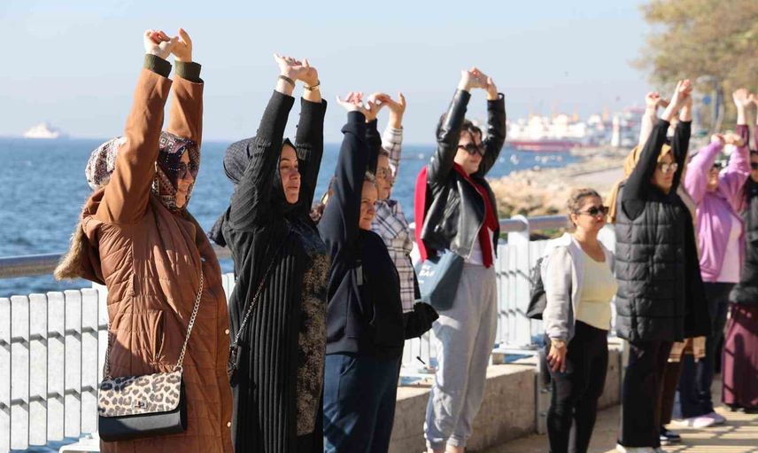 Sahilde hareket ve sohbet: Gebze'de kadınlar 'Adım At Havan Değişsin' etkinliğinde buluştu