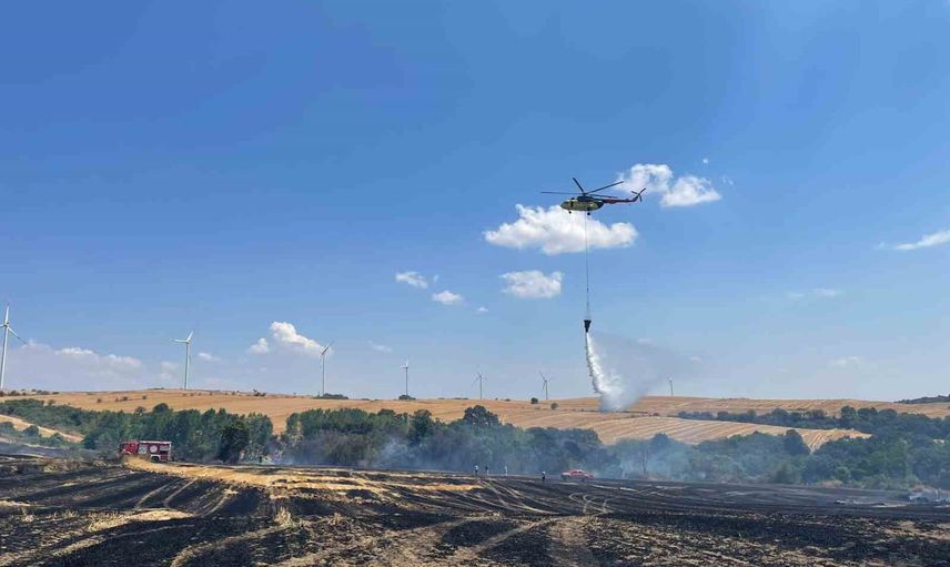 Hayrabolu'da anız yangını ormana sıçradı, ekipler havadan ve karadan müdahaleyle söndürdü