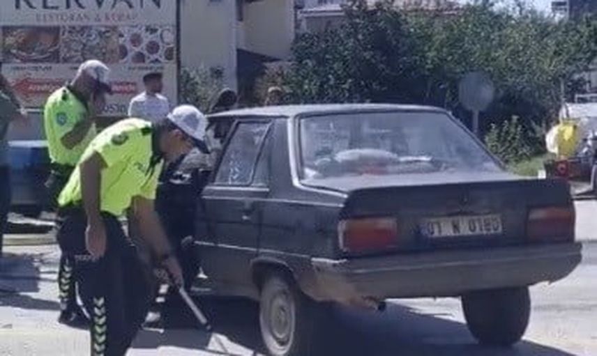 Osmaniye'de iki otomobil çarpıştı, araç kanala düştü
