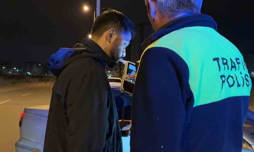 Kayseri'de 'dur' ihtarına uymayan sürücü kısa kovalamacada yakalandı