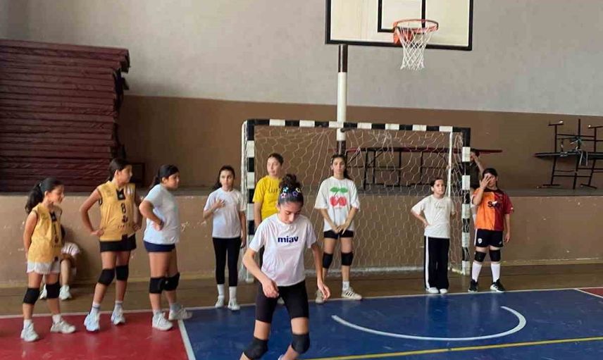 Germencik'te kış kursları çocukların yeteneklerini öne çıkarıyor