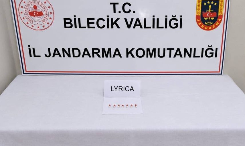 Bilecik'te yol kontrolünde bir kişide 7 uyuşturucu hap yakalandı